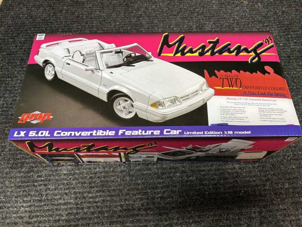 GMP Diecast 1/18 scale 1993 Mustang LX 5.0 Convertible White Feature Car